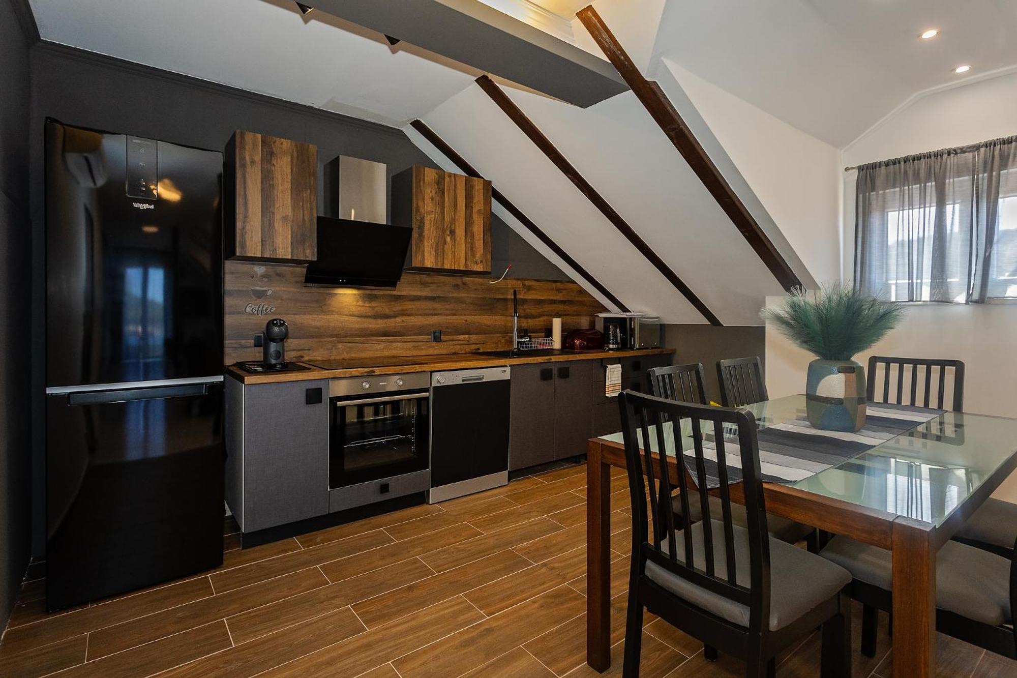 Renovated Skorin Apartment