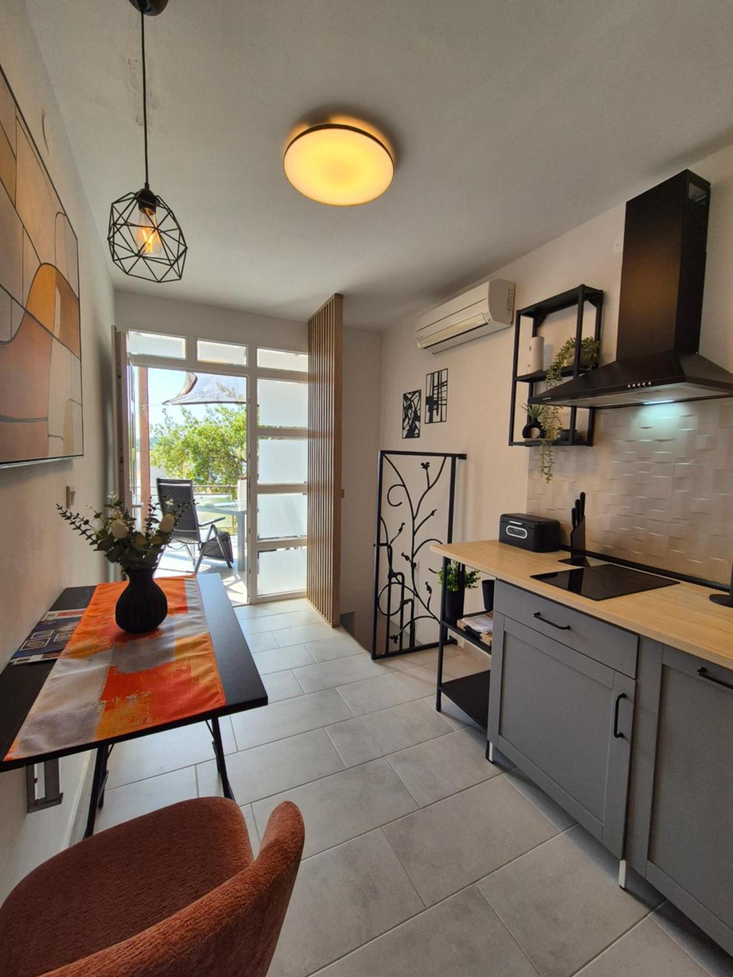 Renovated Skorin Apartment Rogoznica (Sibenik-Knin)
